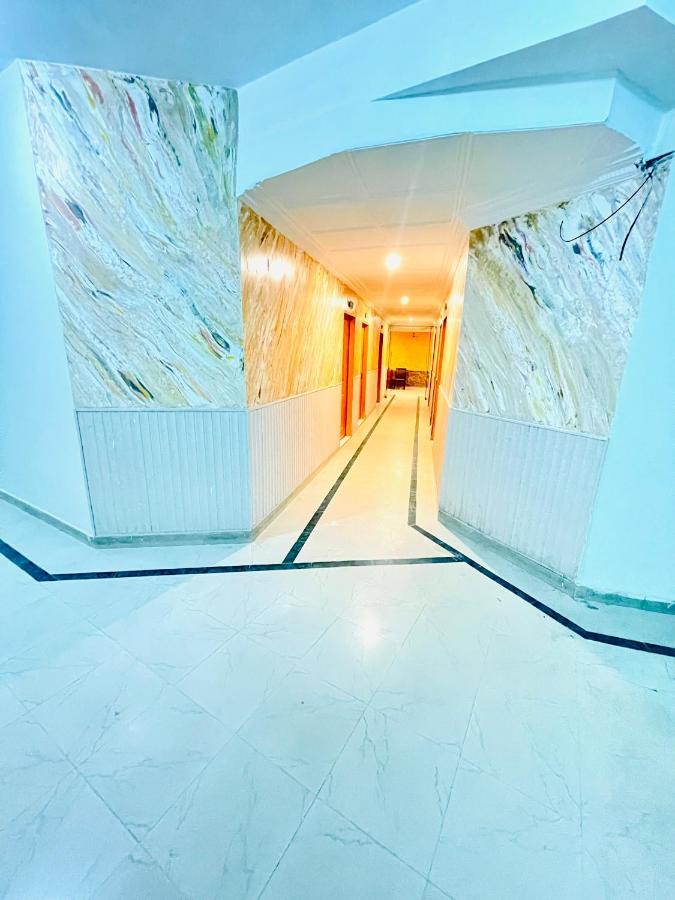 Hotel New Mid City Multan Bagian luar foto