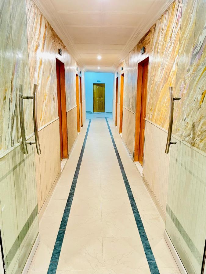 Hotel New Mid City Multan Bagian luar foto
