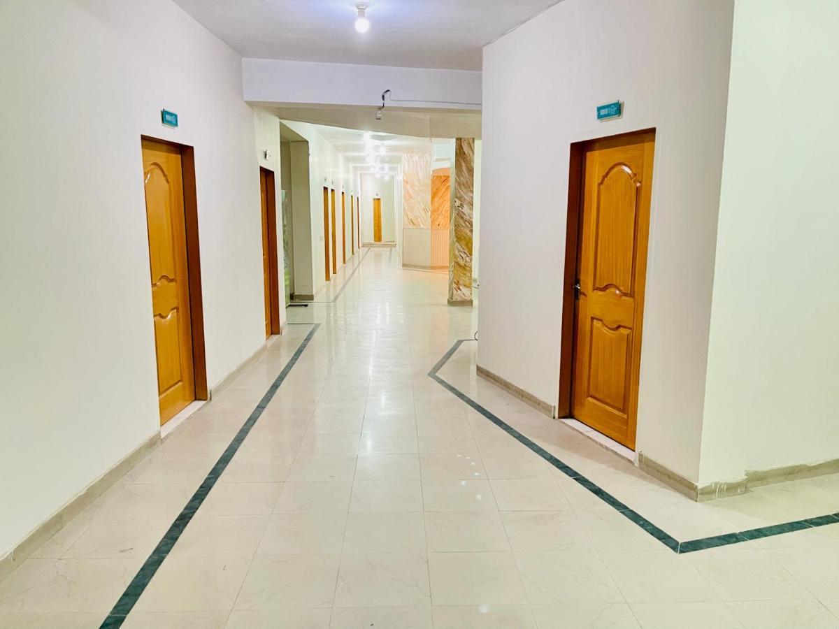 Hotel New Mid City Multan Bagian luar foto